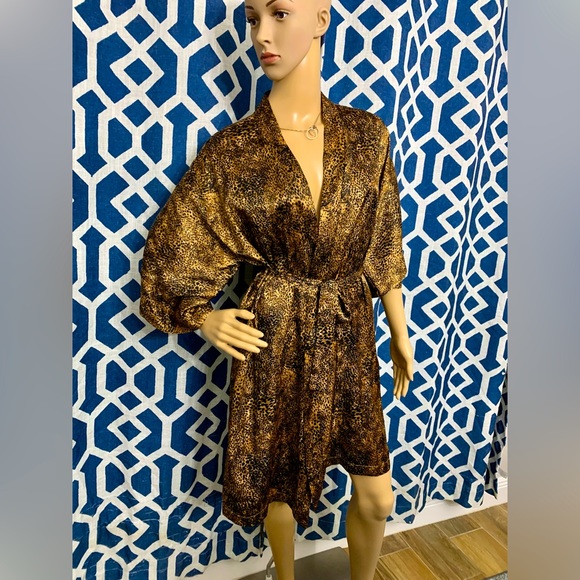 Satin Cheetah Robe by Inner Most - Picture 2 of 4